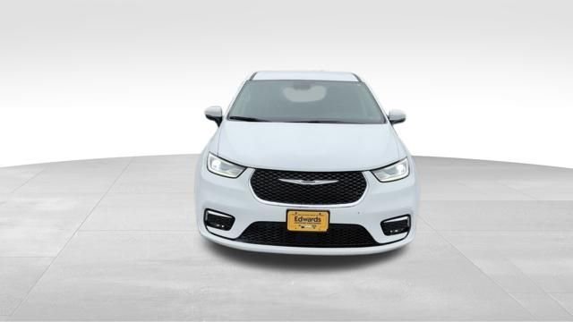Used 2023 White Chrysler Touring L image 2