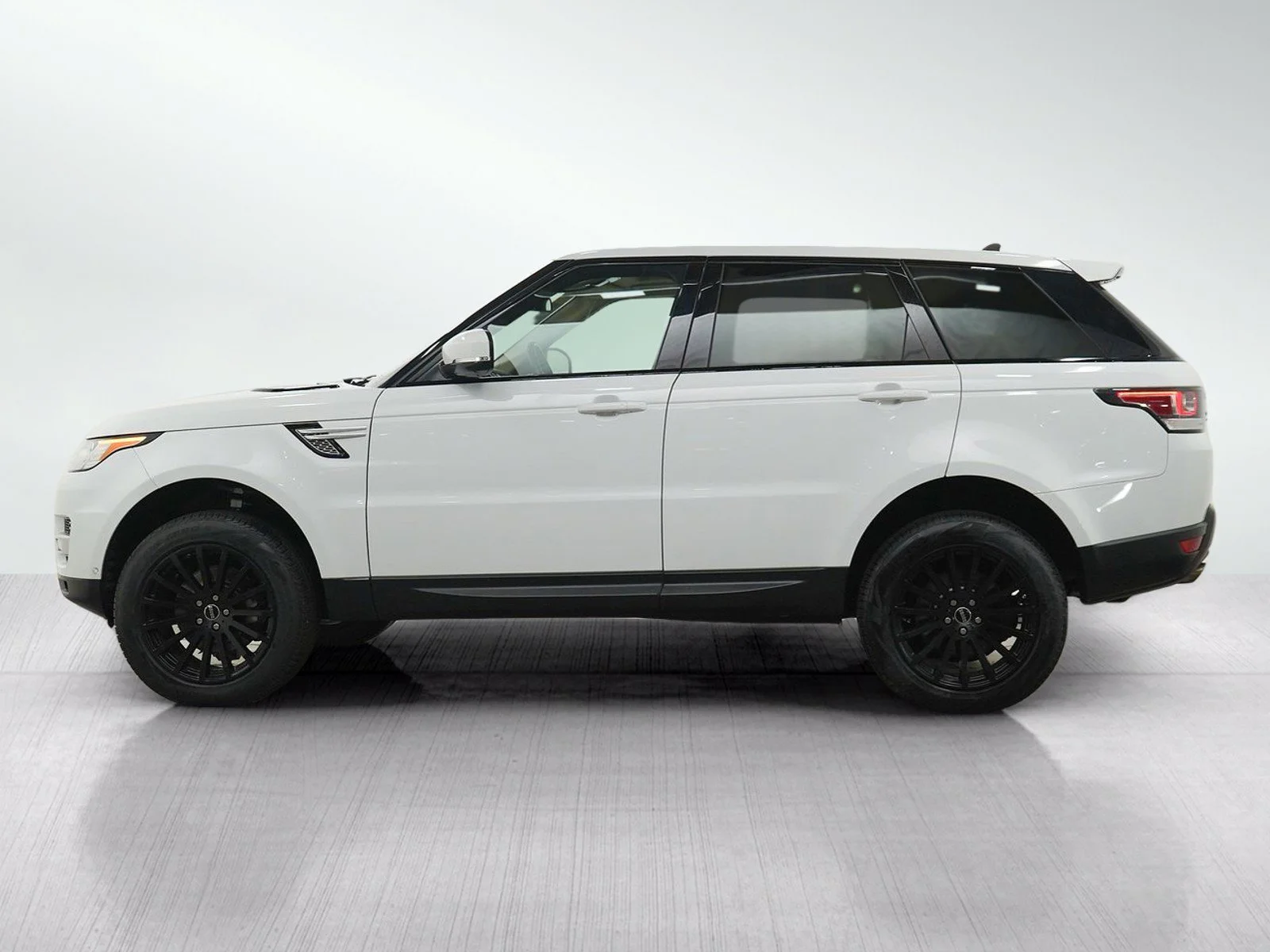 Used 2016 Land Rover Range Rover Sport HSE with VIN SALWR2VF4GA556771 for sale in Burnsville, Minnesota