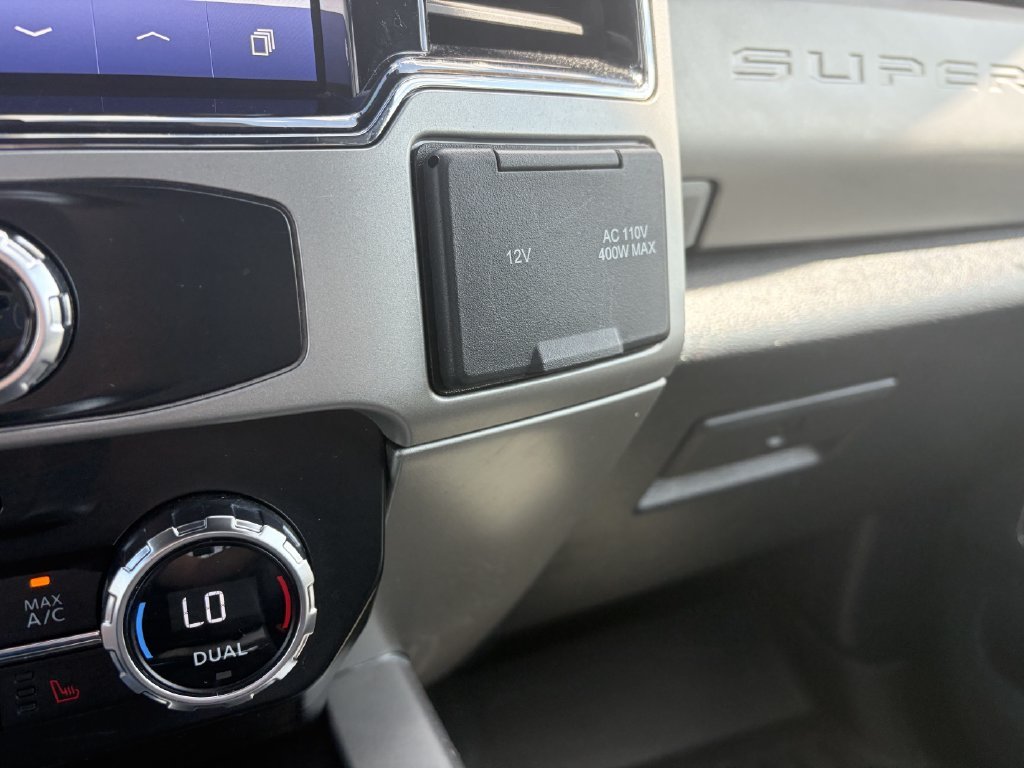 Used 2022 White Ford Lariat image 26