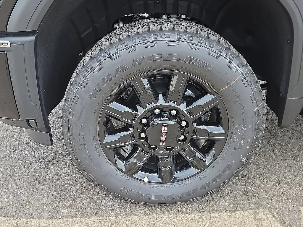 2026 GMC Sierra 2500HD AT4 - Photo 9