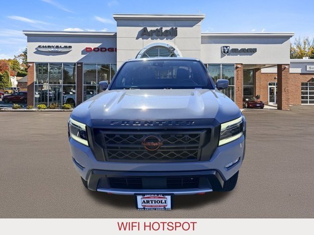 2022 Nissan Frontier PRO-4X photo 2