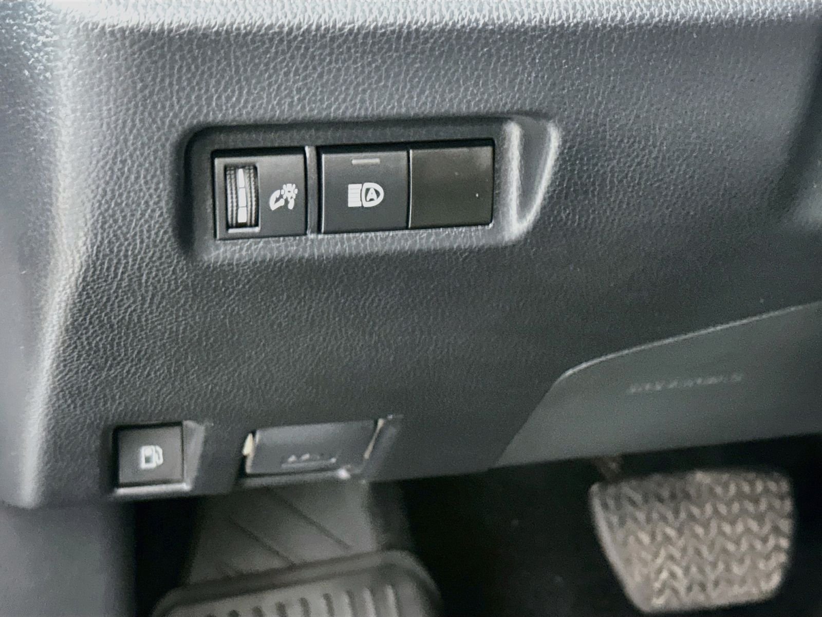 Used 2024 Silver Sky Metallic Toyota XLE image 11