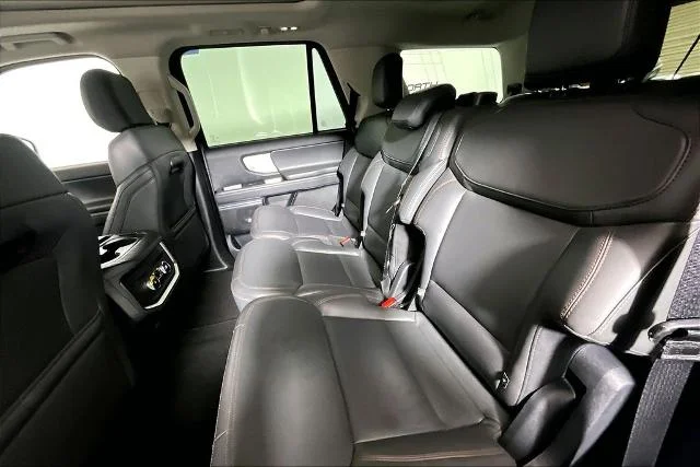 Used 2025 Oxford White Ford Active image 48