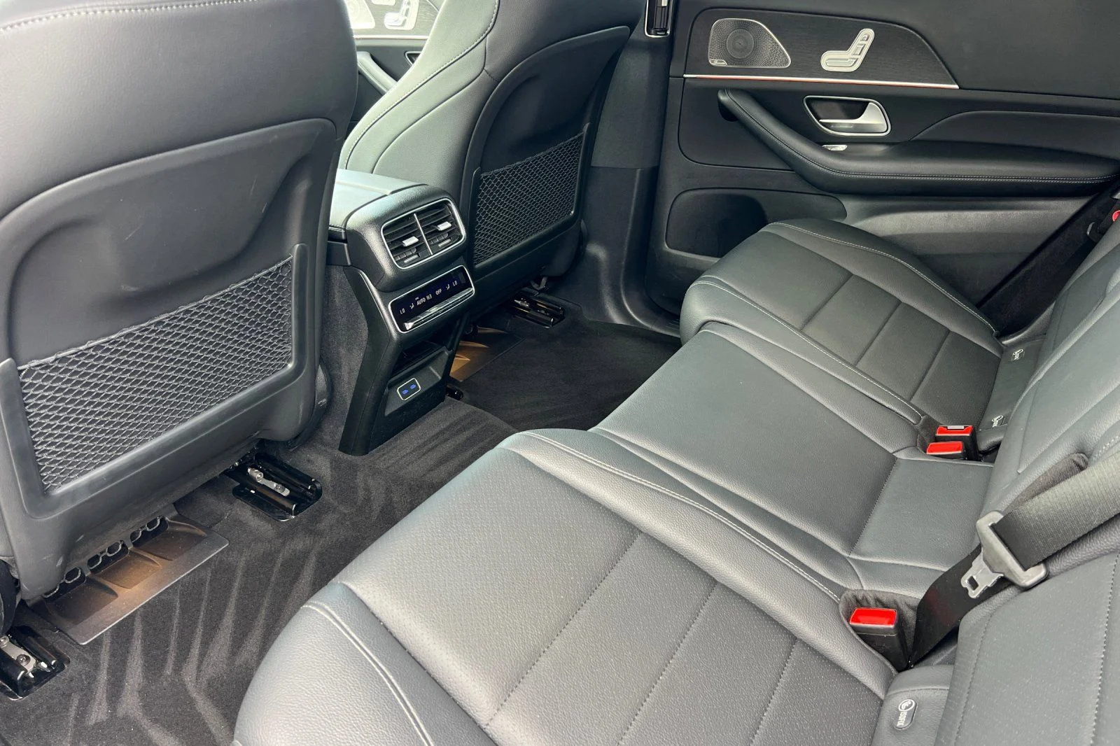 Used 2025 White Mercedes-Benz GLS 450 image 4