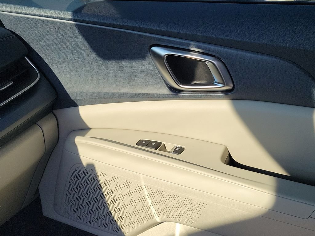 2026 Kia Carnival EX - Photo 16