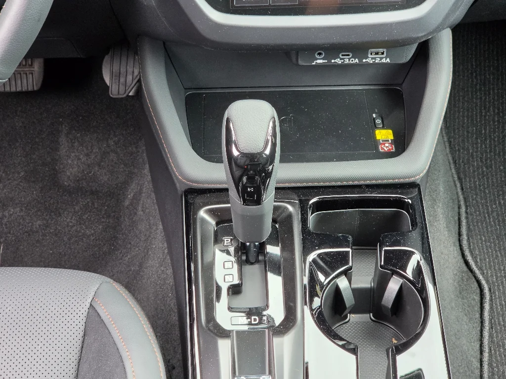 New 2026 CRYSTAL BLACK SILICA Subaru Touring Hybrid image 13