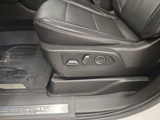 Used 2021 Summit White GMC Denali image 42