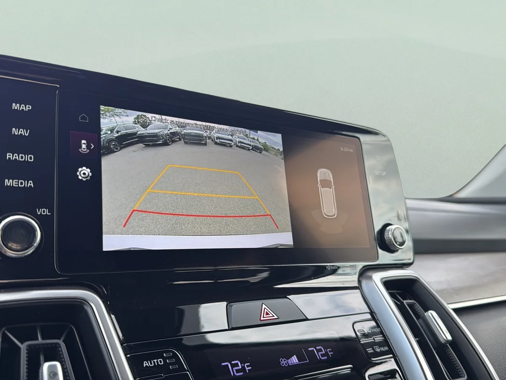 Used 2023 Glacial White Pearl Kia X-Line EX image 9