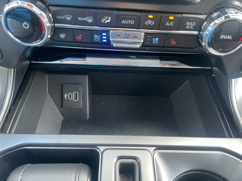 New 2026 Agate Black Metallic Ford Tremor® image 30