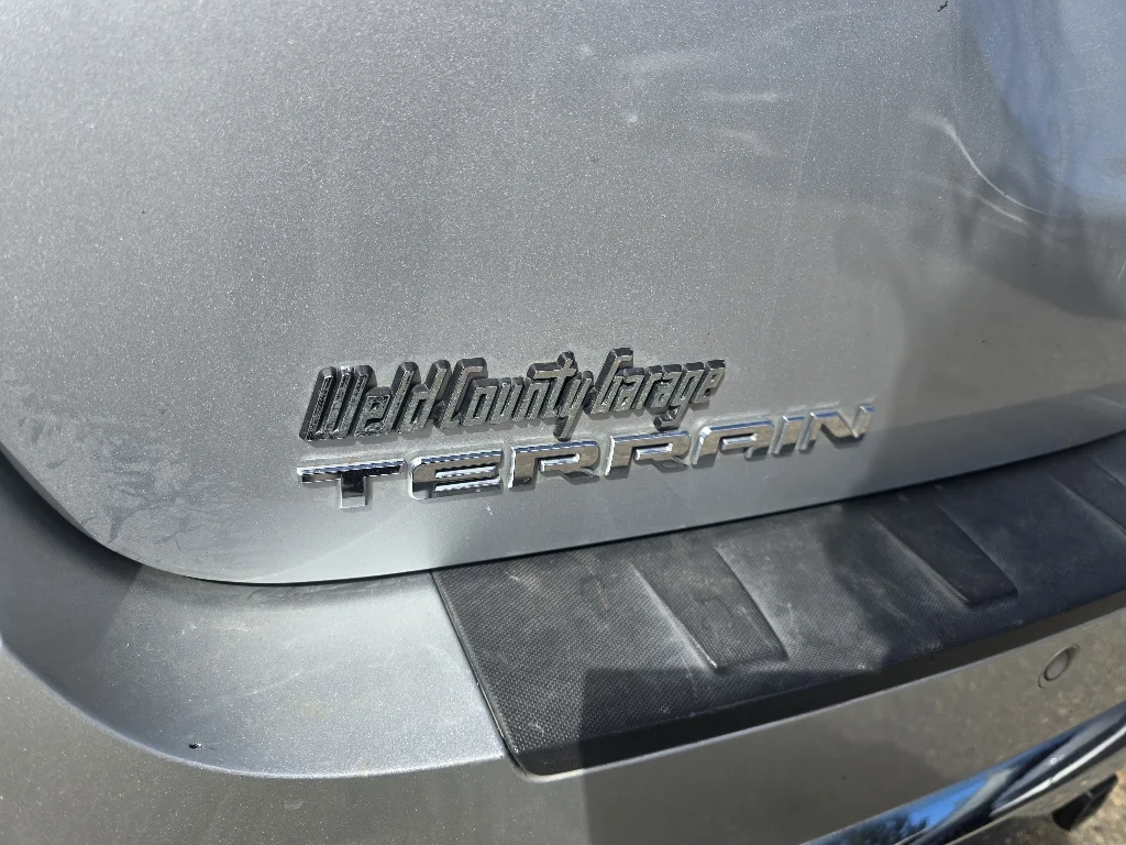 Used 2013 Quicksilver Metallic GMC SLT image 12