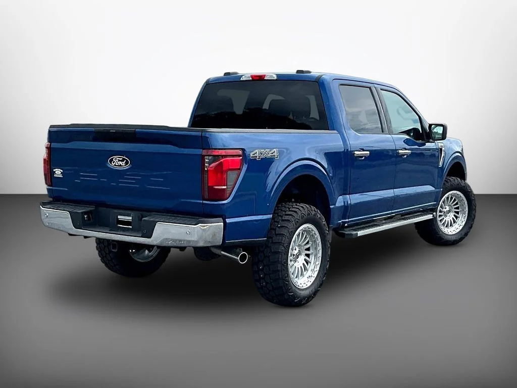 Used 2025 Blue Ford XLT image 6