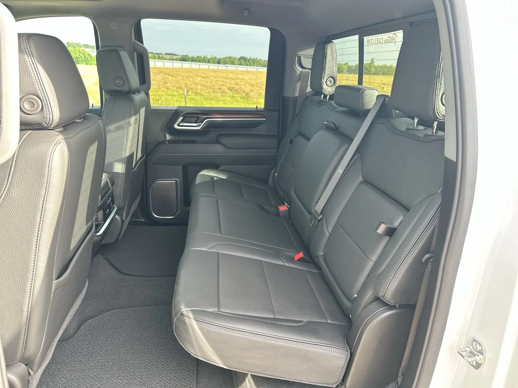 Used 2025 White GMC Denali image 24