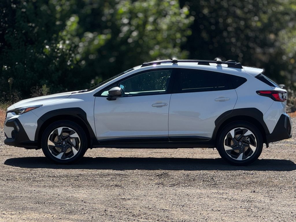 Used 2025 Crystal White Pearl Subaru Limited image 3