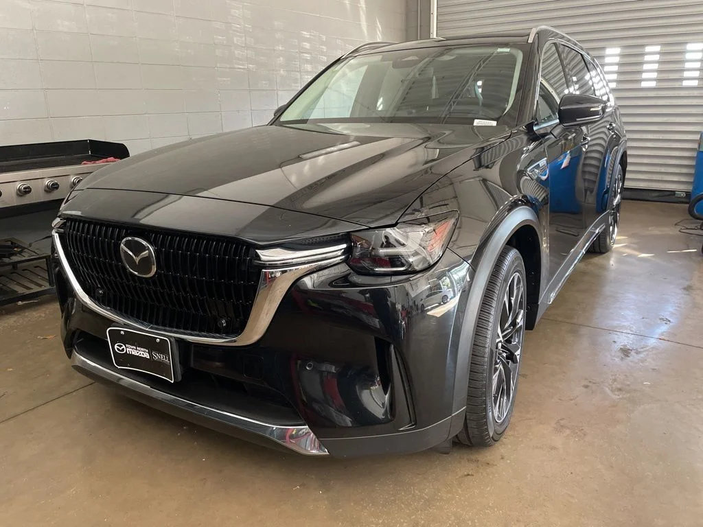 2024 Mazda CX-90 PHEV Premium Package's photo