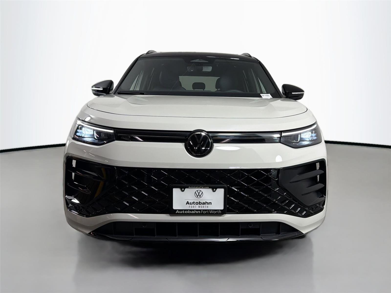 New 2026 Sandstone w/Deep Black Roof Volkswagen SE R-Line Black image 2