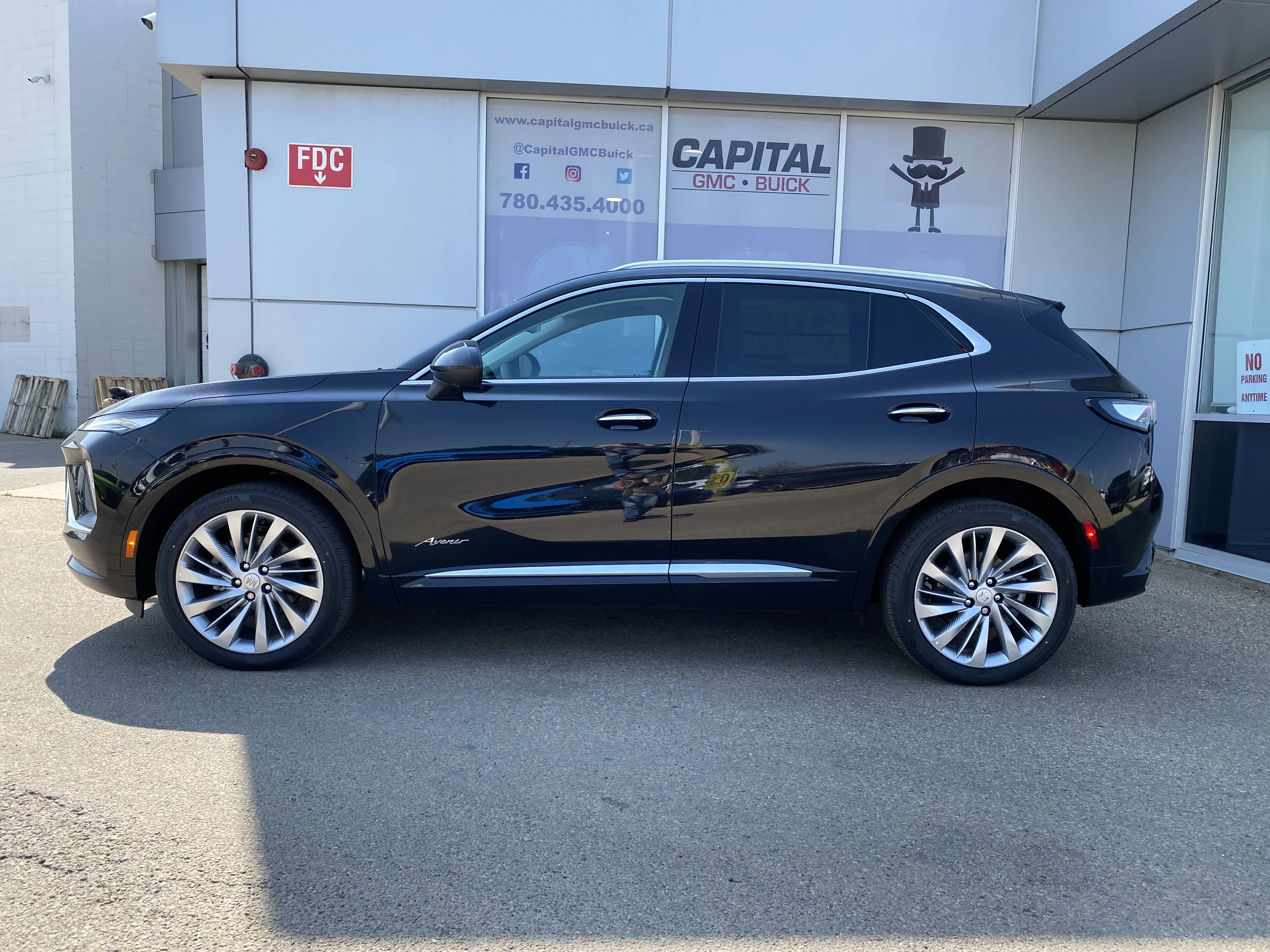 New 2026 EBONY TWILIGHT METALLIC Buick Avenir image 3