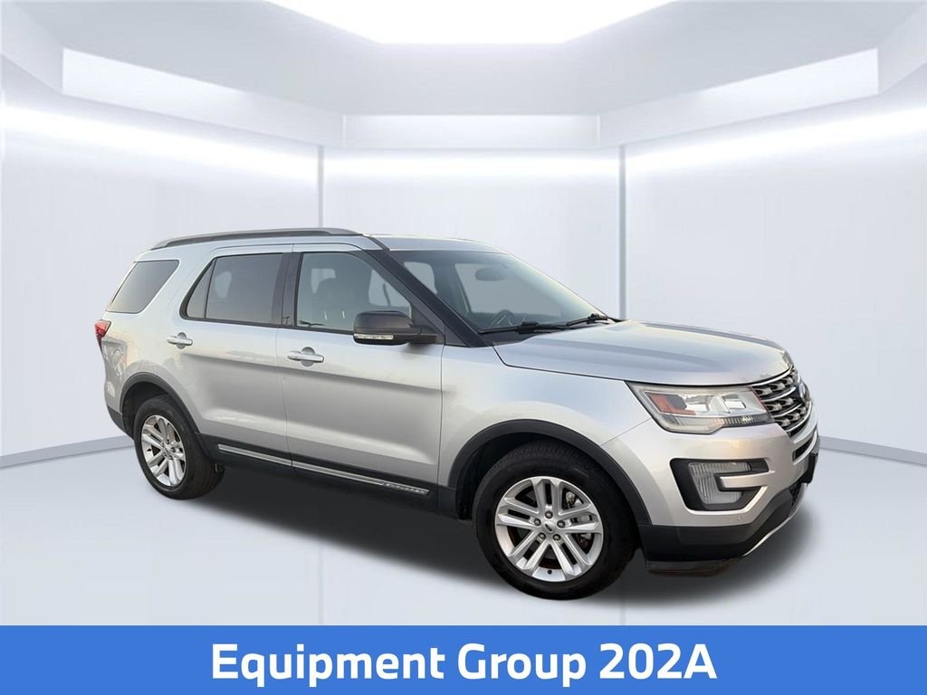 Used 2017 Silver Ford XLT image 7