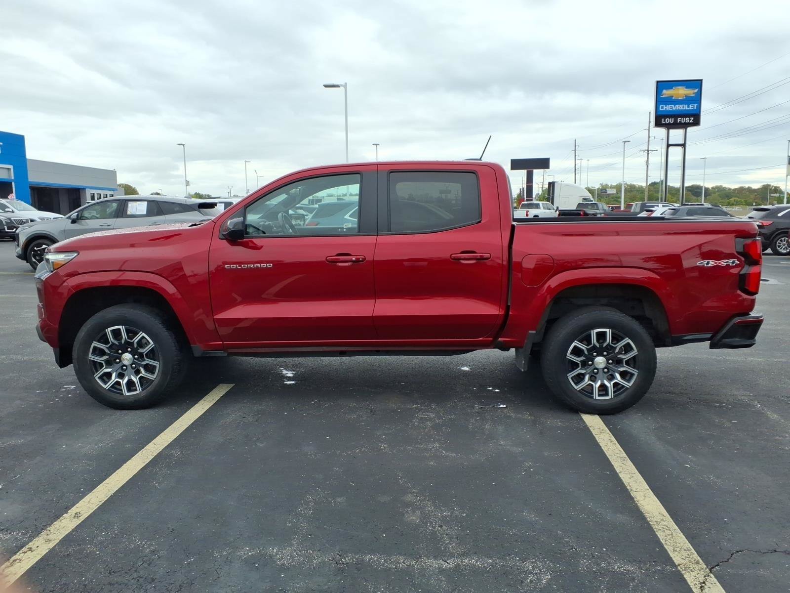Used 2023 RADIANT RED TINTCOAT Chevrolet 4WD LT image 4