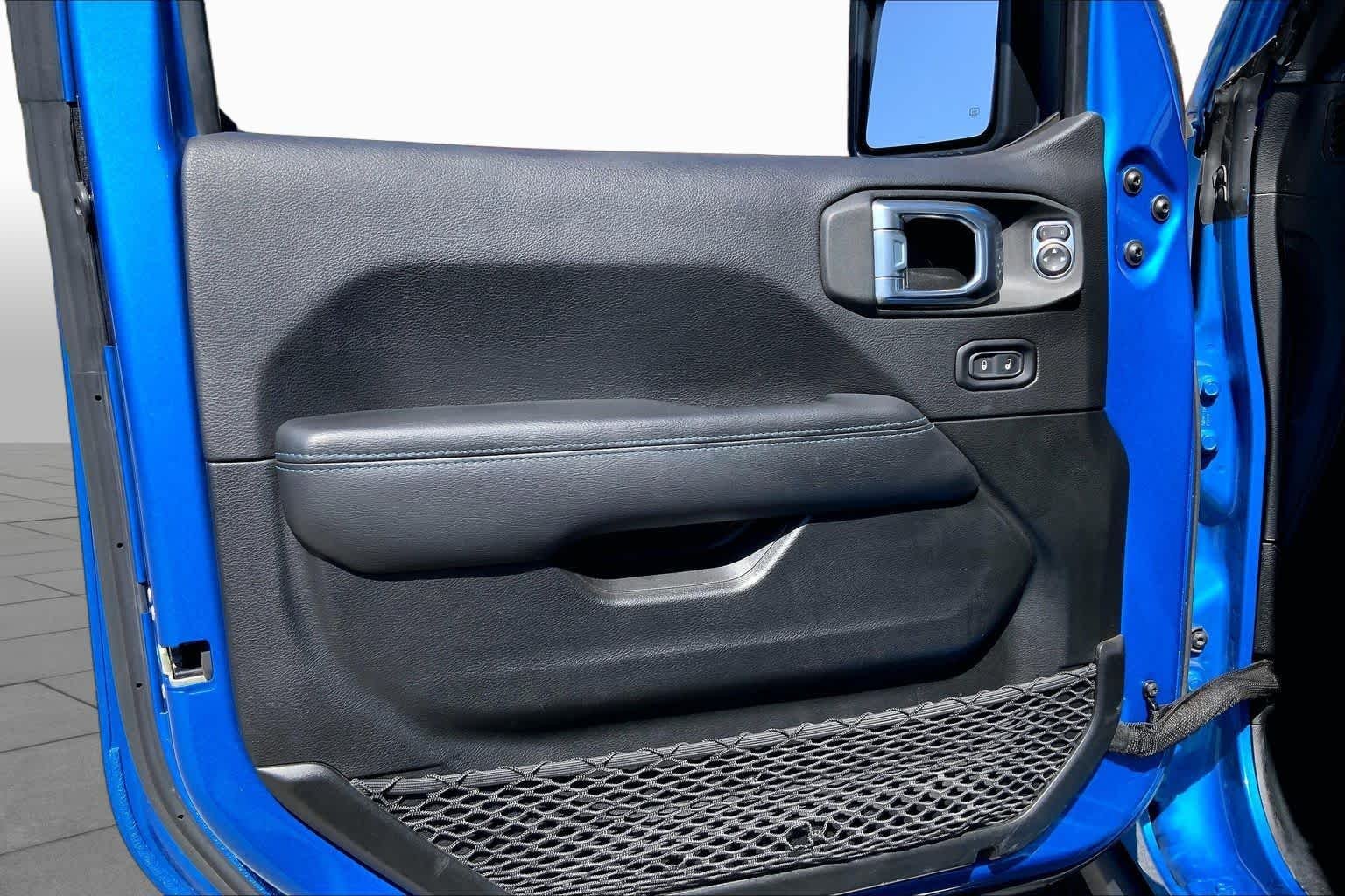 Used 2022 Hydro Blue Pearlcoat Jeep Unlimited Rubicon image 22