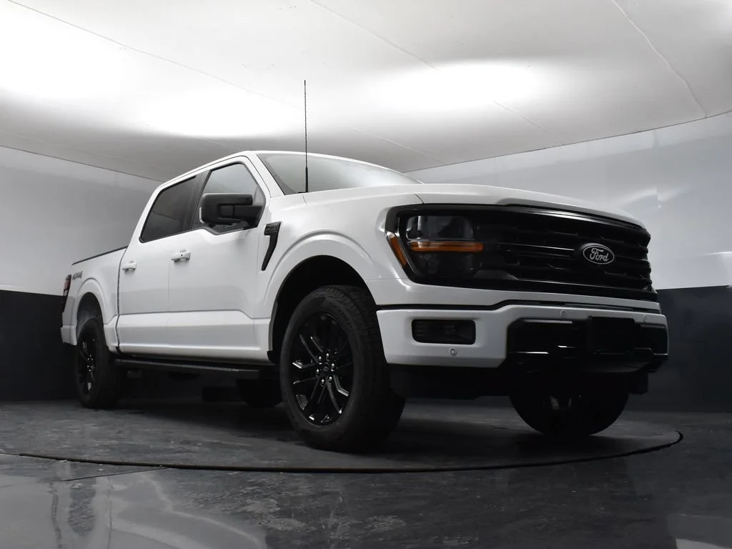 New 2026 Oxford White Ford XLT image 39