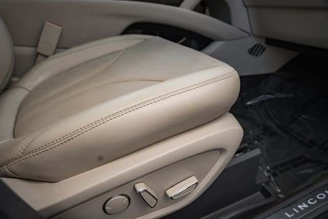 Used 2019 Brown Metallic Lincoln Reserve image 34