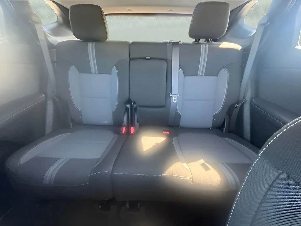 Used 2025 White Chevrolet LT image 10