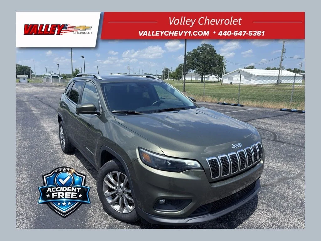 Used 2021 Green Jeep Latitude Lux image 1