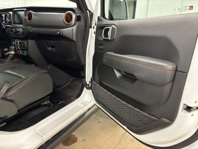 Used 2023 White Jeep Mojave image 20