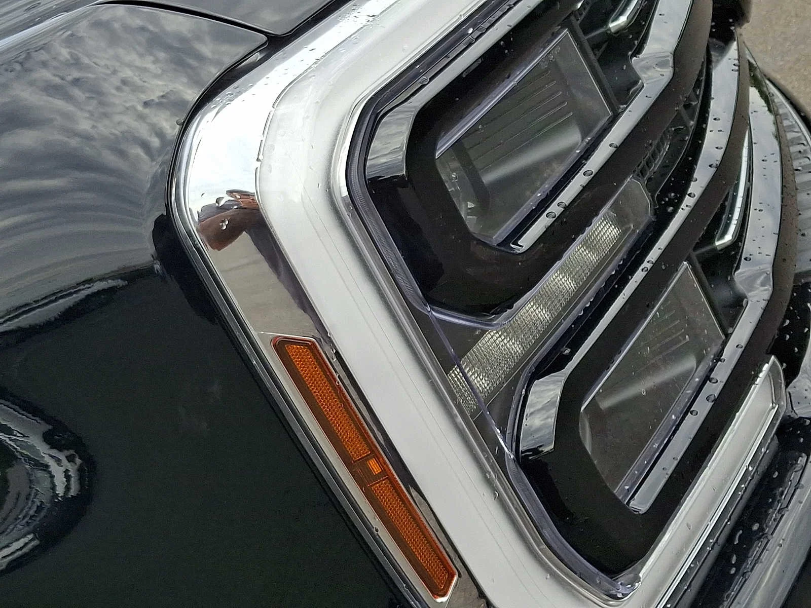 Used 2026 Agate Black Metallic Ford Platinum image 9
