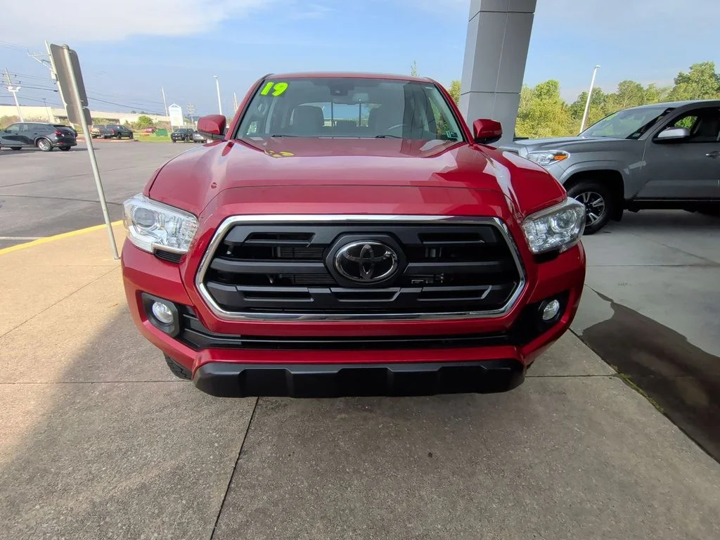 Used 2019 Red Toyota SR5 image 3