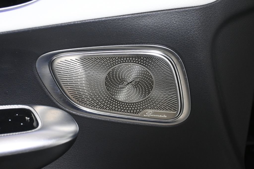 Used 2023 Selenite Gray Metallic Mercedes-Benz GLC 300 image 31