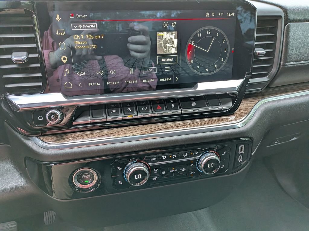 Used 2023 White GMC Elevation image 26