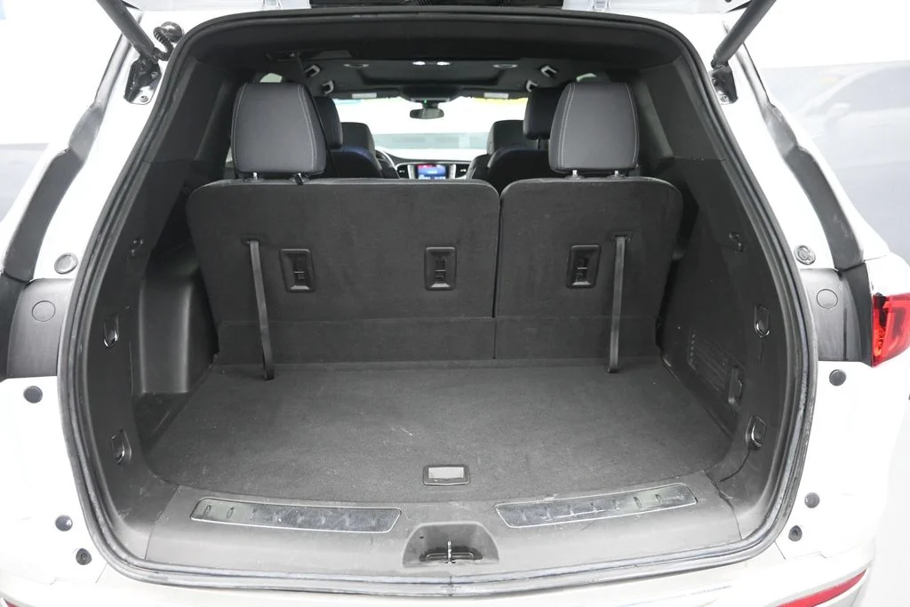 Used 2023 White Buick Essence image 12