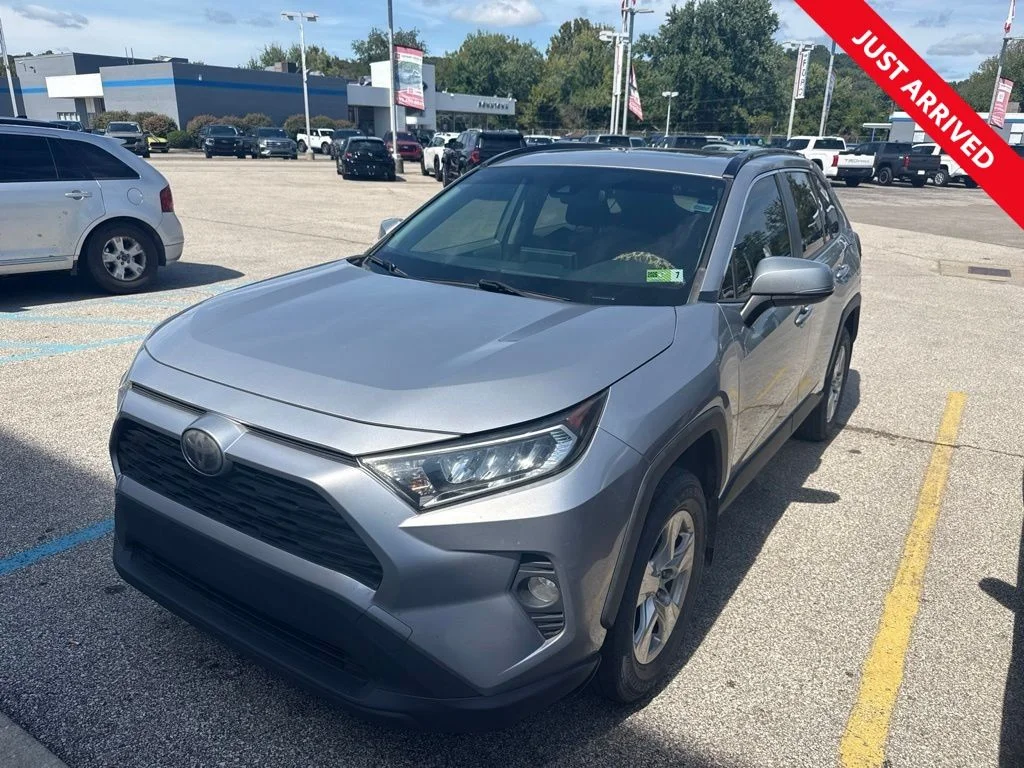 Used 2019 Silver Toyota XLE image 1