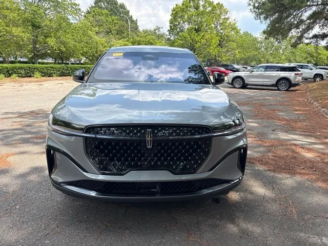 Used 2024 Gray Lincoln Premiere image 7