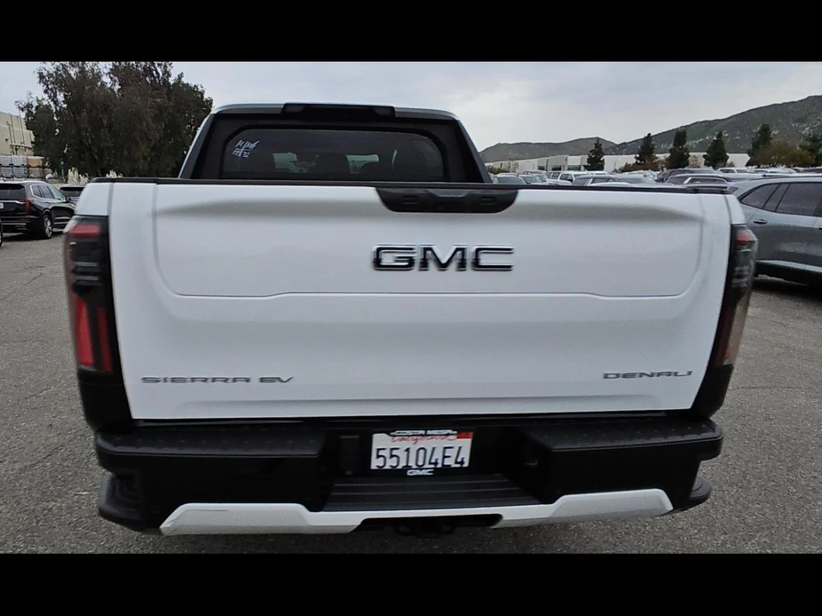 Used 2025 Summit White GMC Extended Range Denali image 22