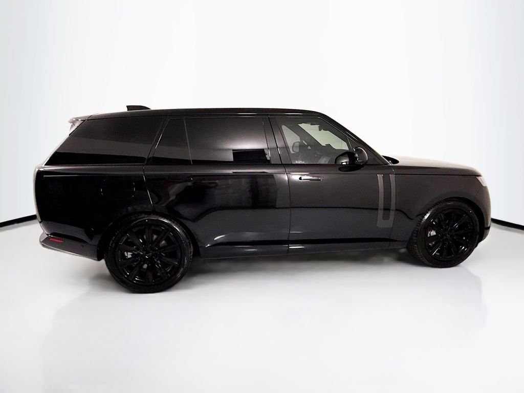 New 2026 Santorini Black Land Rover SE image 4