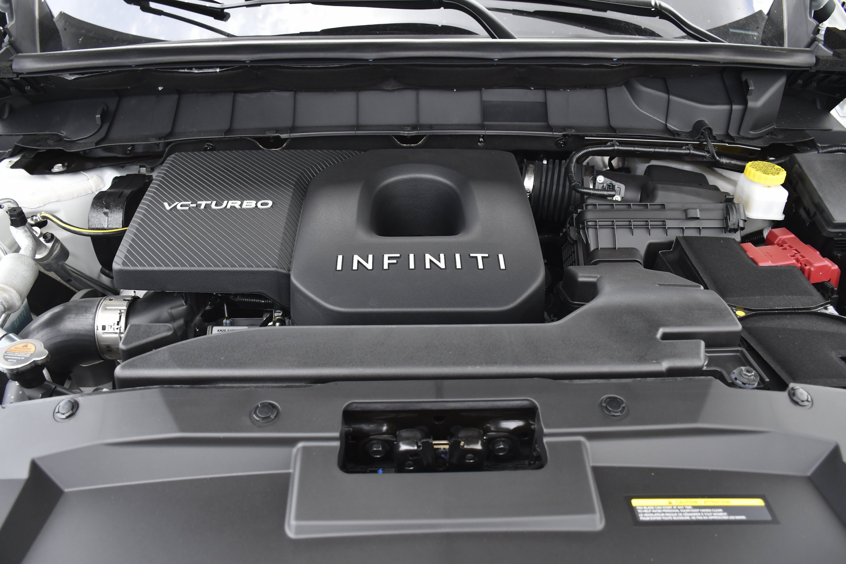 New 2027 RADIANT WHITE INFINITI Luxe FWD image 37