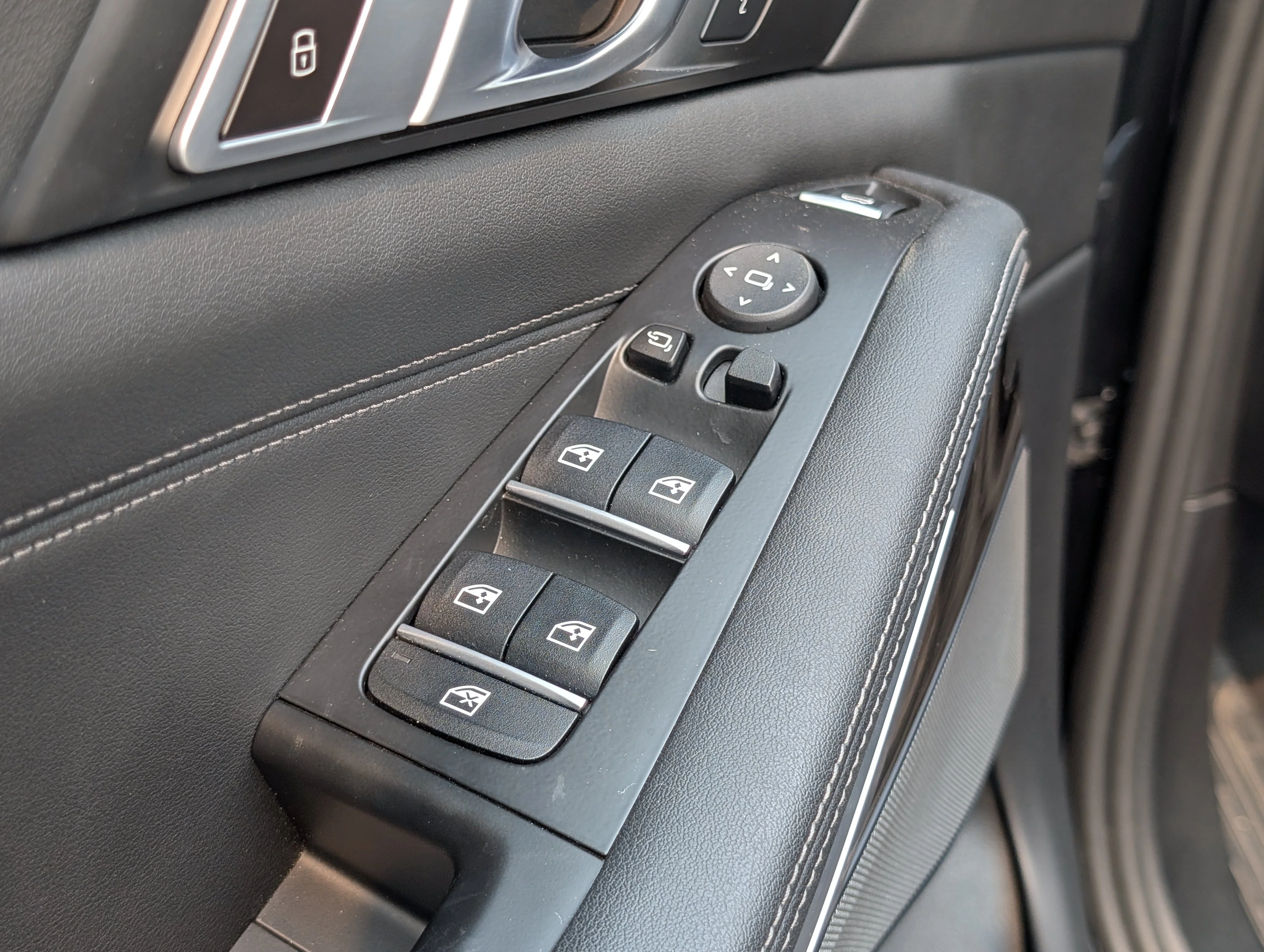 Used 2024 Black Sapphire Metallic BMW xDrive40i image 18