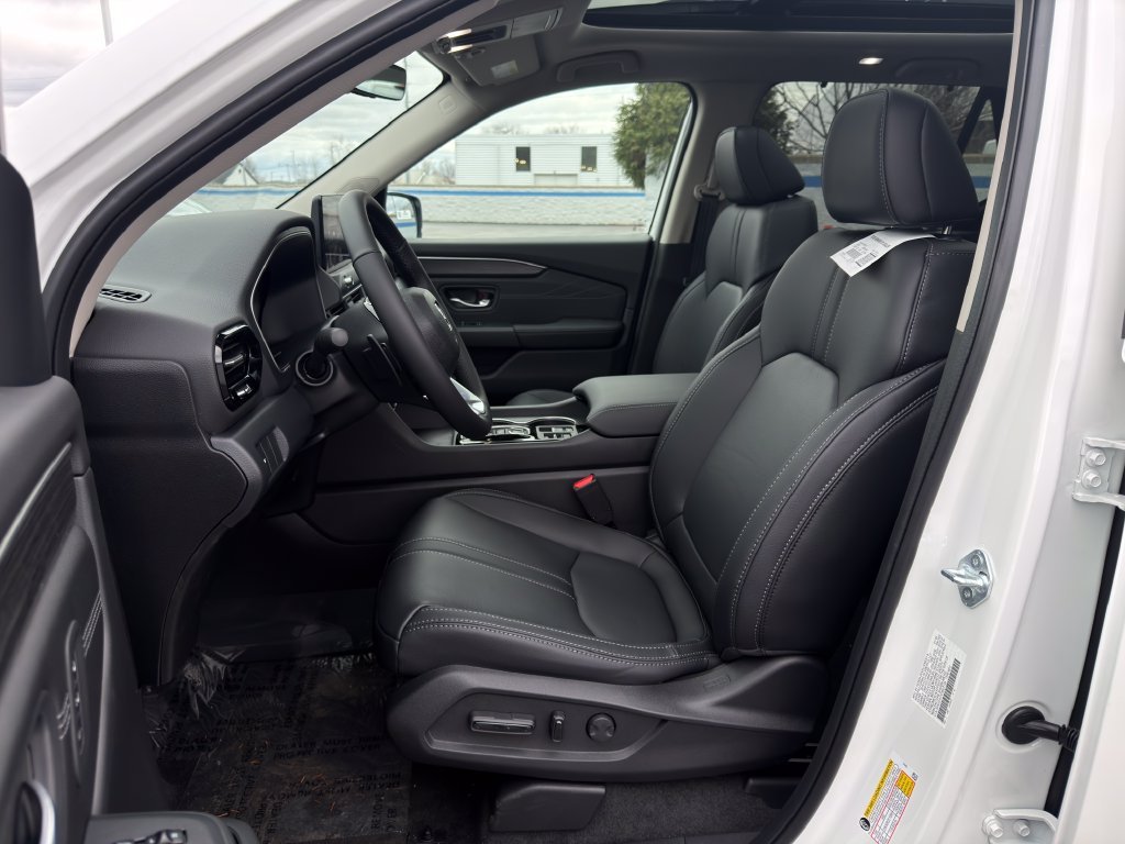 New 2026 Platinum White Pearl Honda Touring image 18