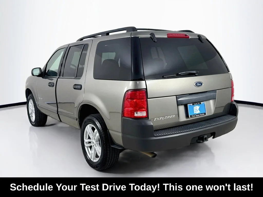 Used 2004 Pueblo Gold Clearcoat Metallic Ford XLS image 5