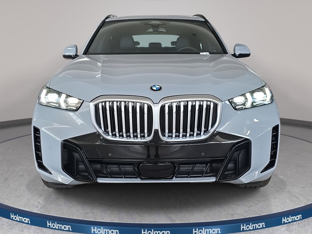 New 2026 Brooklyn Grey Metallic BMW sDrive40i image 2