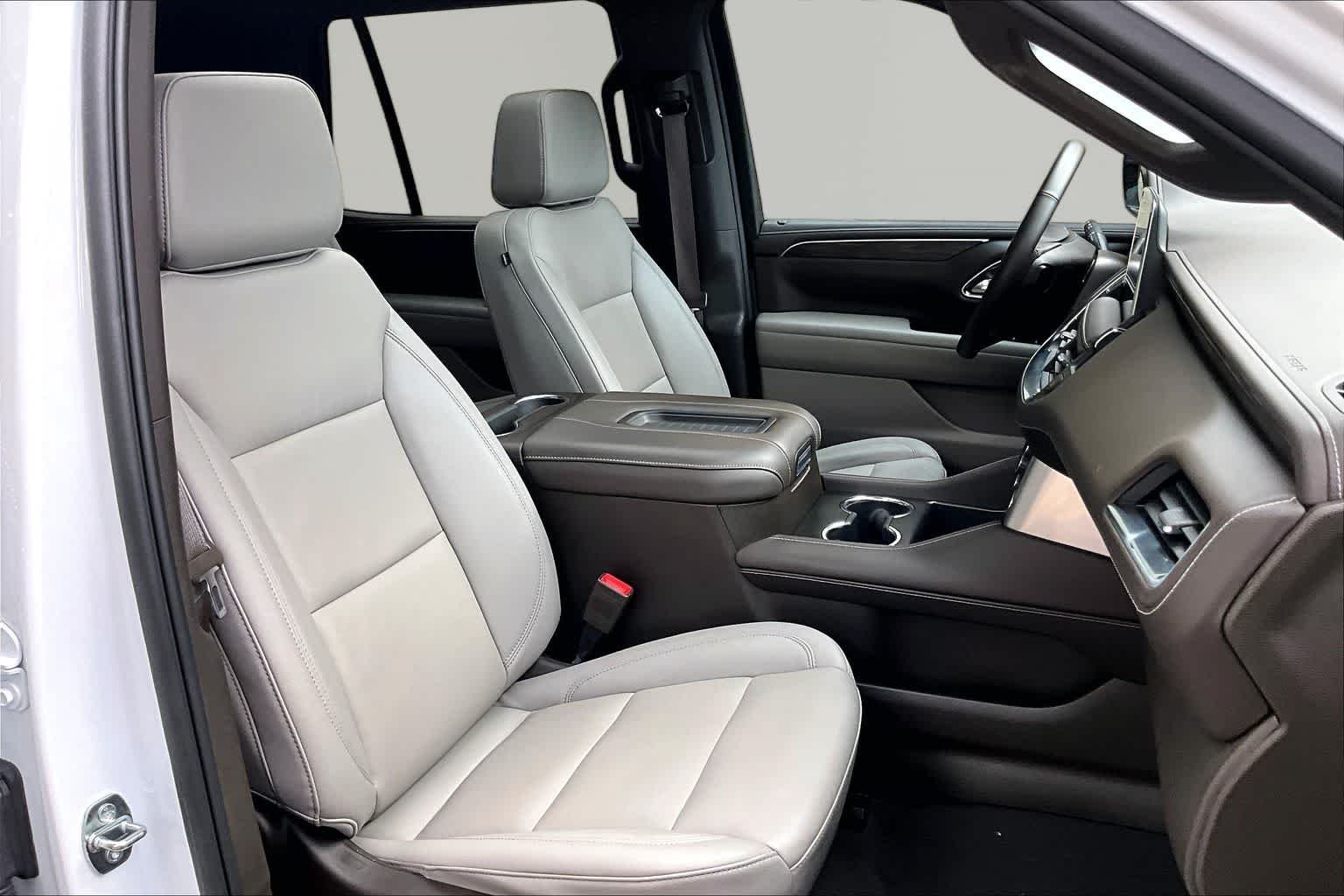 Used 2023 Summit White Chevrolet Z71 image 9