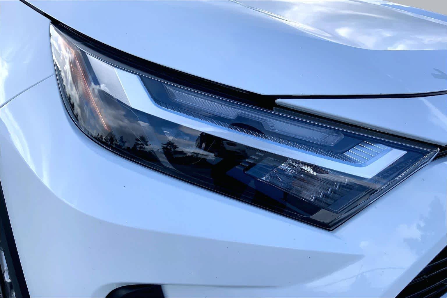 Used 2025 Ice Cap Toyota XLE image 27