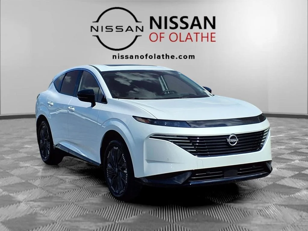 Used 2026 White Nissan Platinum image 30