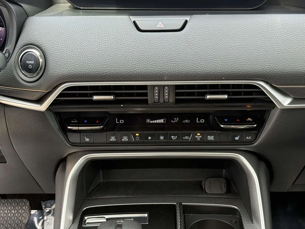 Used 2024 White Mazda Preferred image 21