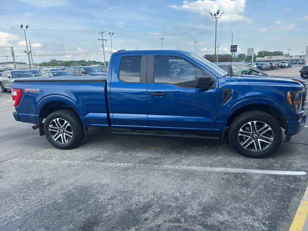Used 2023 Atlas Blue Metallic Ford XL image 5
