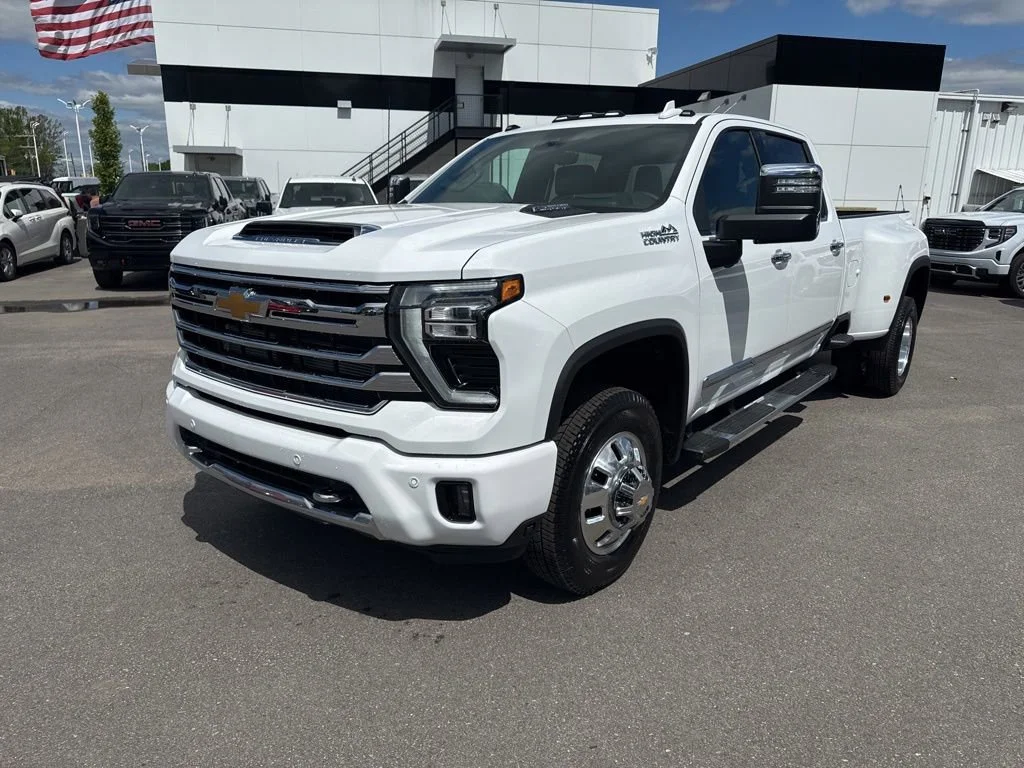 Summit White 2026 Chevrolet Silverado 3500HD High Country Crew Cab LB DRW 4WD Pickup Truck Four-Wheel Drive