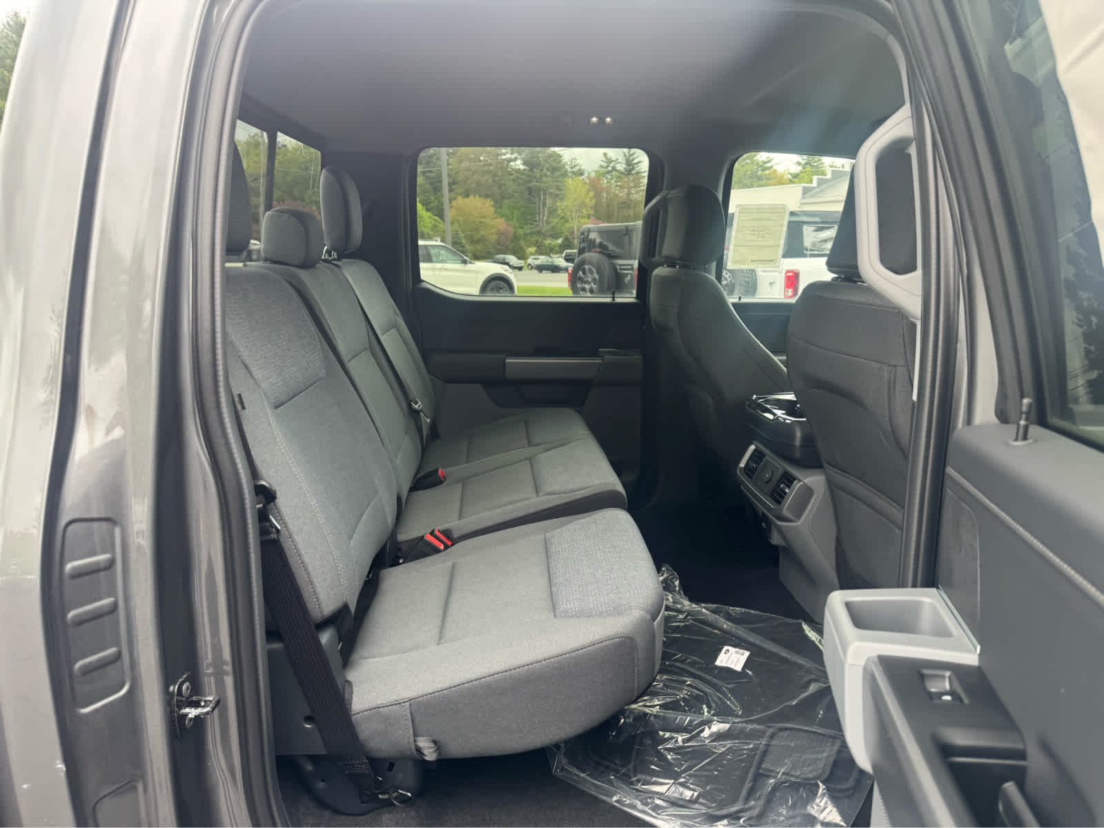 New 2026 Carbonized Gray Metallic Ford XLT image 11