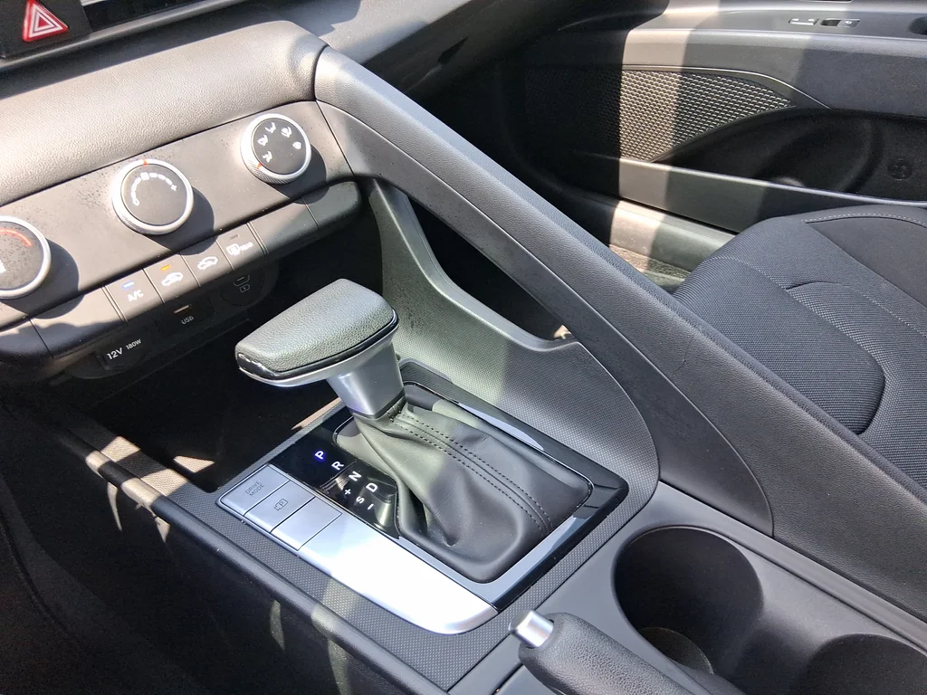Used 2024 Silver Hyundai SE image 36